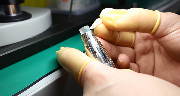 創(chuàng)鑫激光：教你如何清潔光纖連接器！