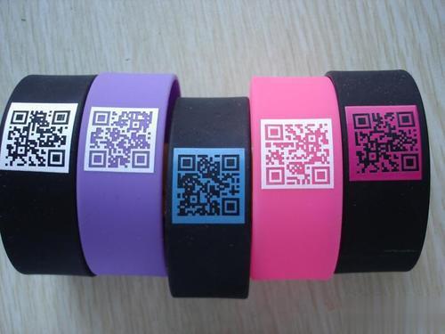 激光打標(biāo)機在珠寶精美飾品中的應(yīng)用有哪些？  第2張